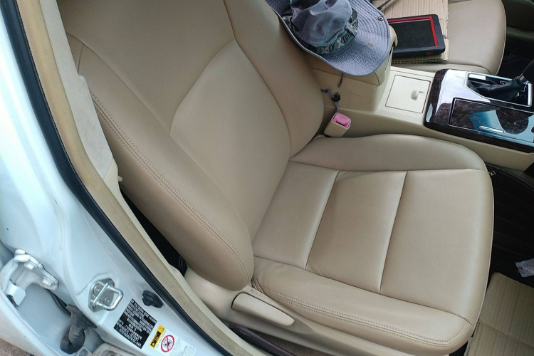 丰田 凯美瑞 2016款 2.0E 十周年纪念精英版局部细节41