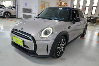 MINI 2023款 改款 1.5T COOPER 艺术家 五门版