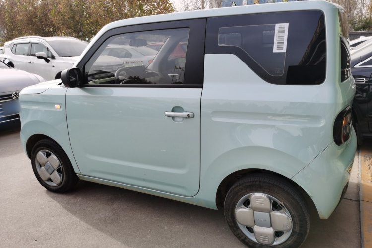 吉利银河 2024款 熊猫mini 200km 耐力熊车身外观4