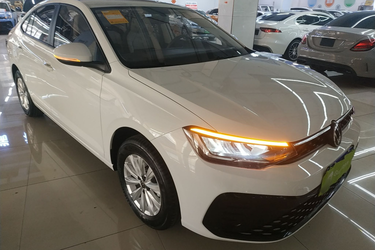 大众 朗逸 2025款 新锐 1.5L 出众新逸版车身外观3