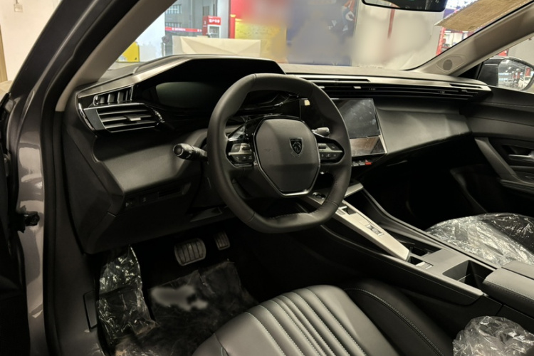 标致408X 2025款 RS中控内饰7001