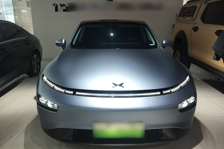 小鹏P7 2022款 480G+车身外观2