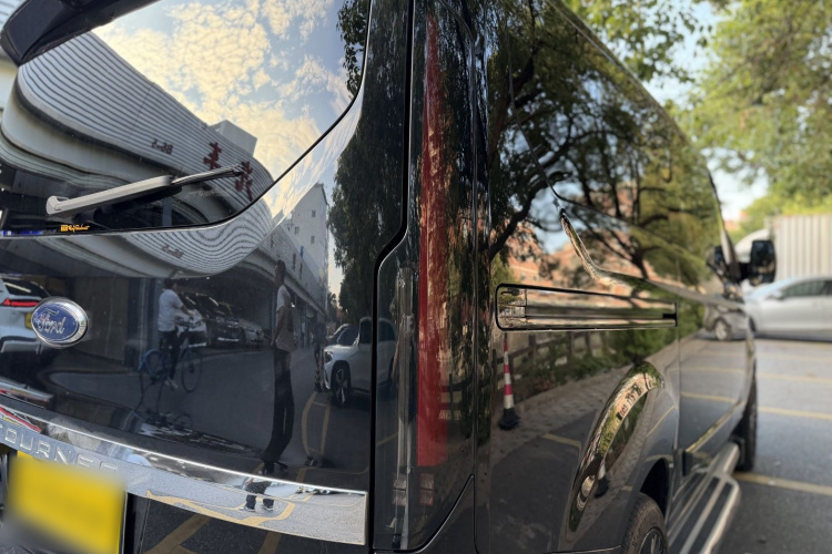 钧天黑武士Youth 2025款 2.0T 汽油巅峰版车身外观6004