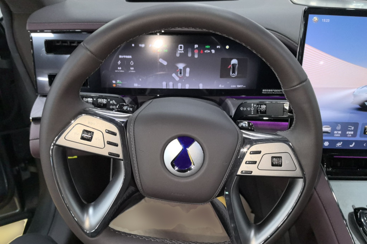 腾势Z9GT 2024款 1100四驱Ultra版中控内饰13