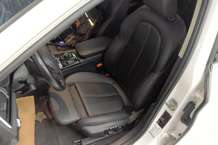 宝马1系 2018款 改款 118i 运动型中控内饰19