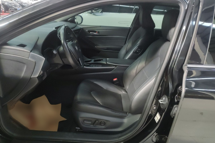 丰田 亚洲龙 2019款 双擎 2.5L 豪华版 国VI中控内饰19