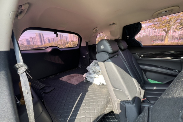 比亚迪 宋MAX 2019款 1.5T 自动智联睿逸天窗型 7座 国VI中控内饰7012