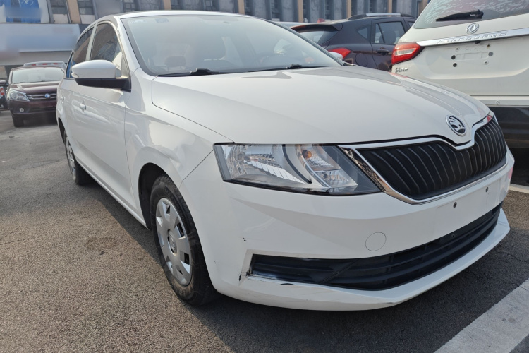 斯柯达 昕锐 2018款 1.4L 手动标准版车身外观3