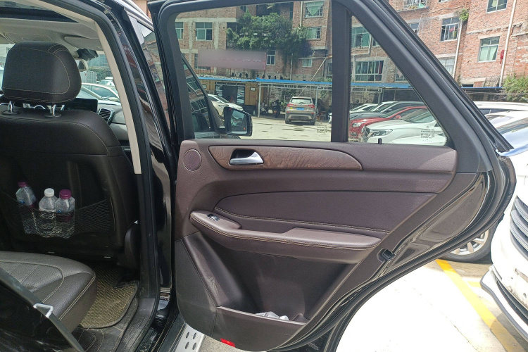 奔驰GLE 2017款 GLE 320 4MATIC 豪华型中控内饰7006
