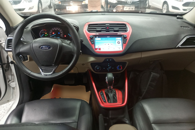 福特 福睿斯 2015款 1.5L 自动舒适型中控内饰7002
