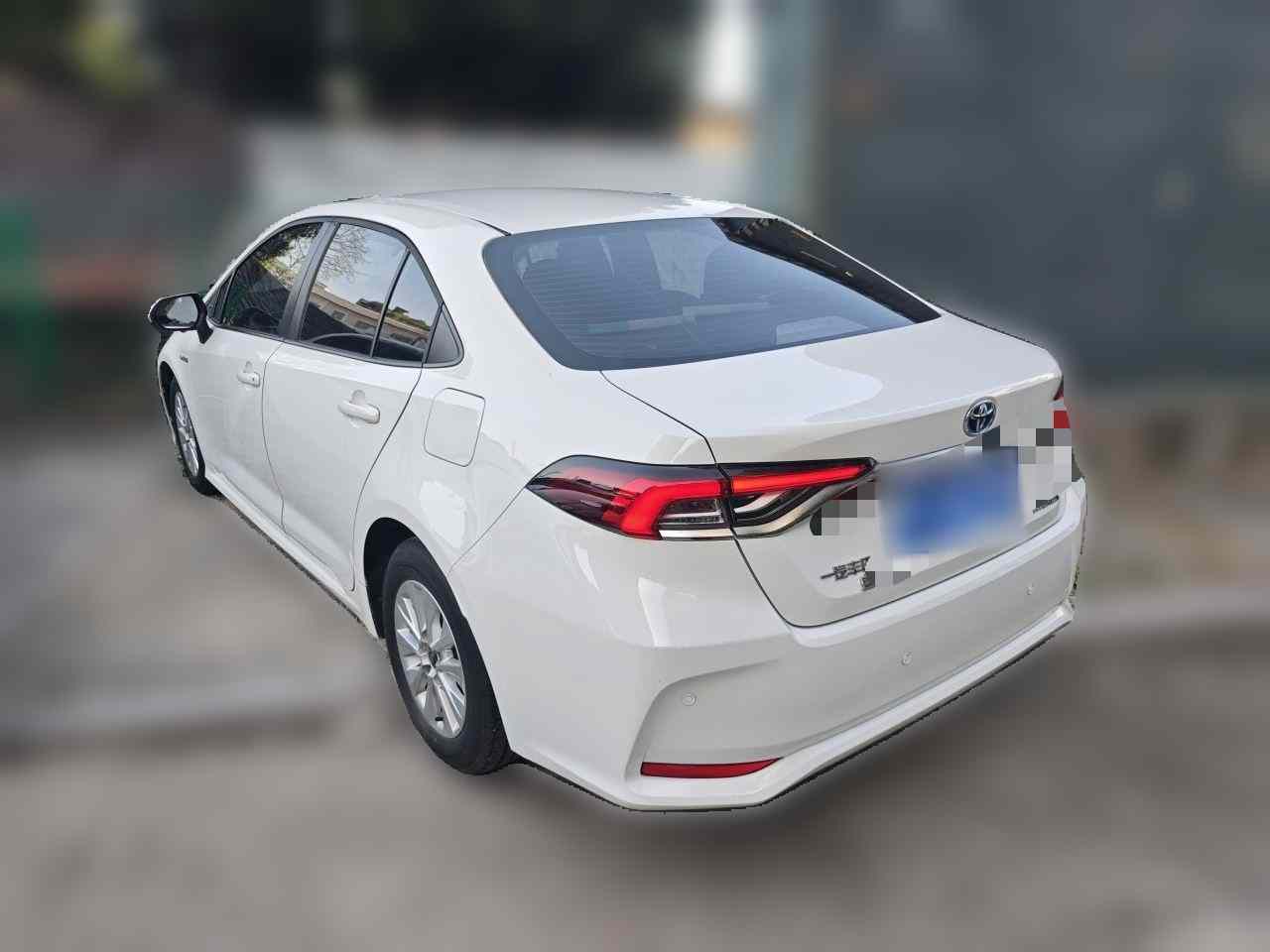 丰田 卡罗拉 2023款 1.8L 智能电混双擎 先锋版(3)