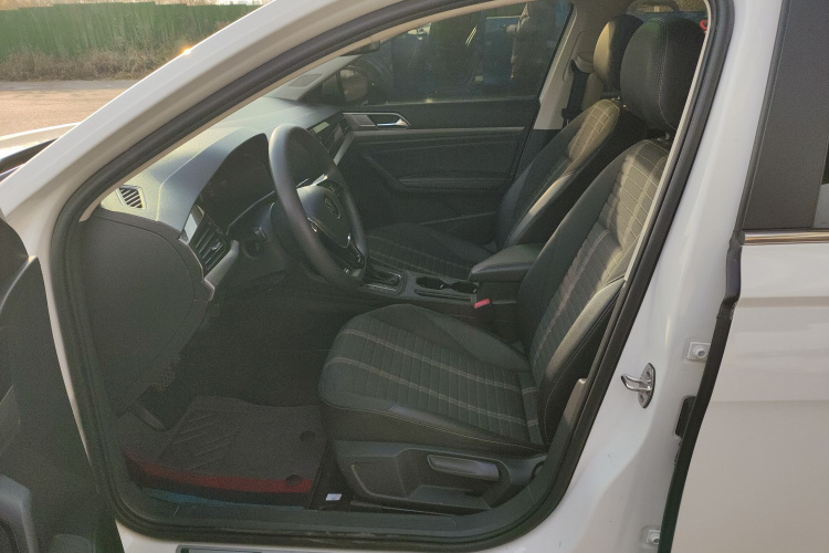 大众 朗逸 2021款 1.5L 自动视野版中控内饰19