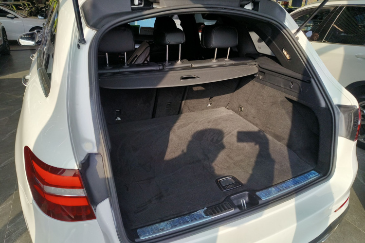奔驰GLC 2019款 GLC 260 L 4MATIC 豪华型机舱底盘23