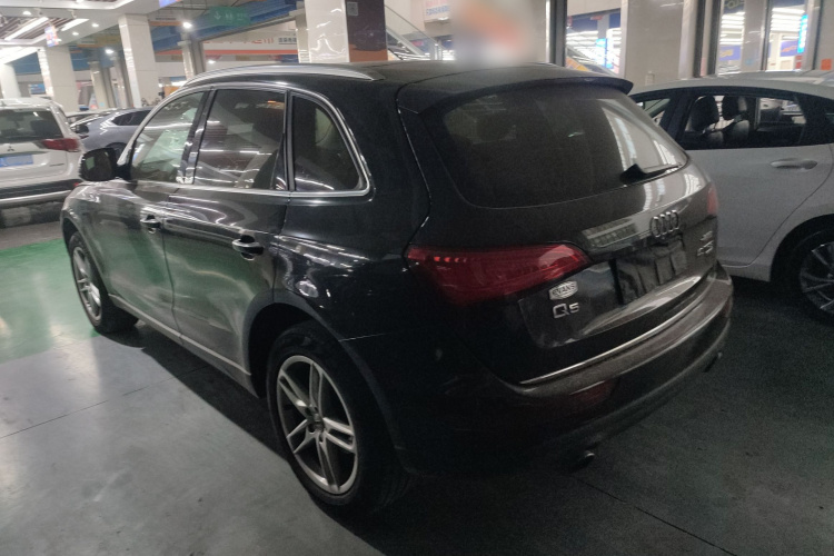 奥迪Q5 2016款 40 TFSI 舒适型车身外观4