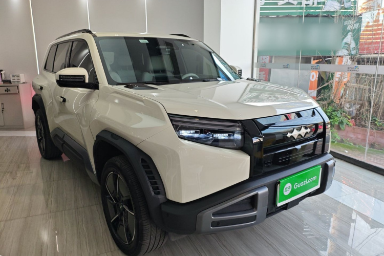 方程豹 钛3 2025款 501KM 四驱智驾Ultra版车身外观3