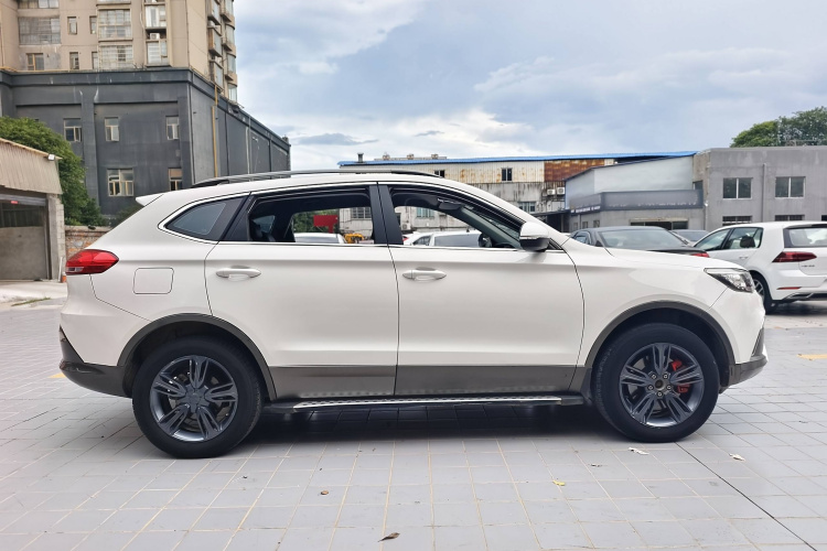 猎豹汽车 猎豹CS10 2016款 2.0T 自动领先型车身外观6003