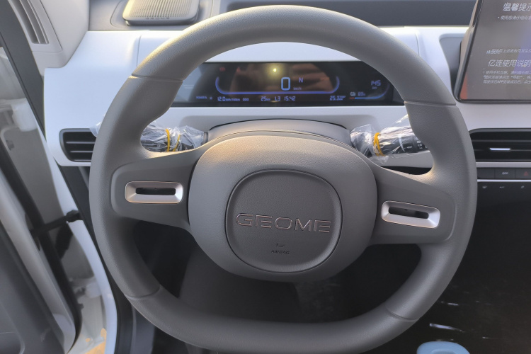 吉利银河 2024款 熊猫mini 200km 耐力熊中控内饰13