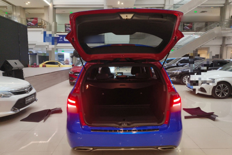 奔驰B级 2015款 B 200 时尚型机舱底盘23