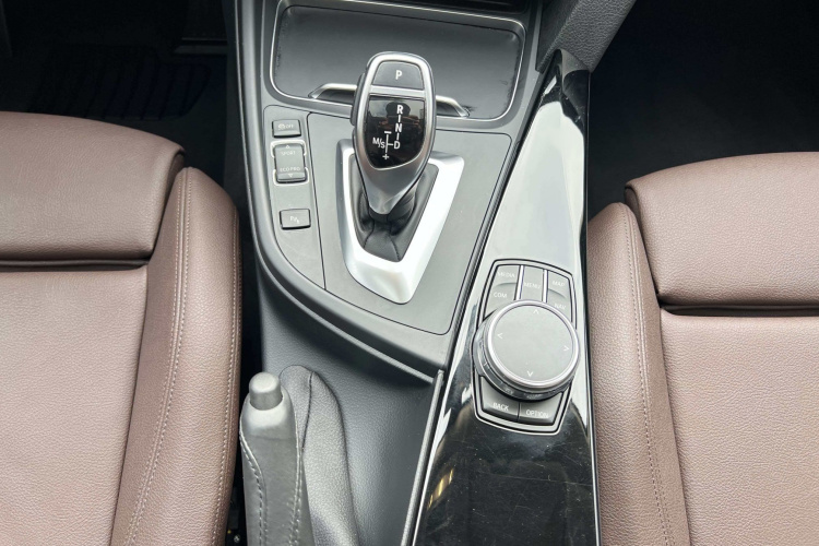 宝马3系 2018款 320Li 领先型M运动套装局部细节18