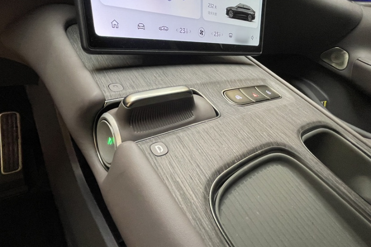 蔚来ET7 2024款 100kWh 行政签名版中控内饰7003