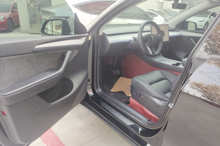 特斯拉 Model Y 2023款 后轮驱动版中控内饰7003