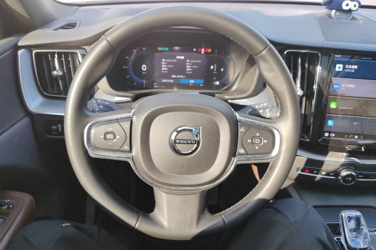 沃尔沃XC60 2022款 B5 四驱智逸豪华版中控内饰13