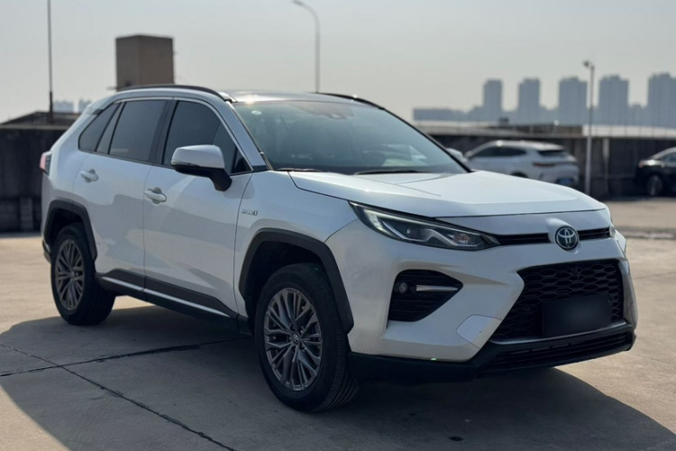 丰田 威兰达 2024款 双擎 2.5L E-CVT两驱豪华PLUS版车身外观6003