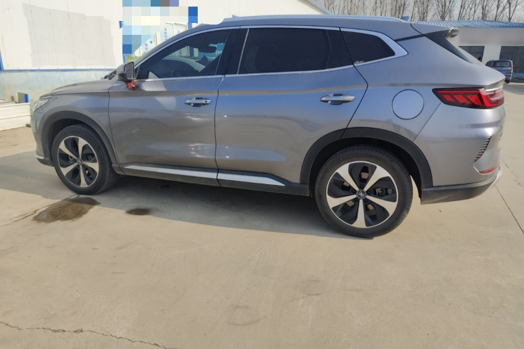 比亚迪 宋PLUS新能源 2021款 DM-i 110KM 旗舰PLUS 5G版车身外观4