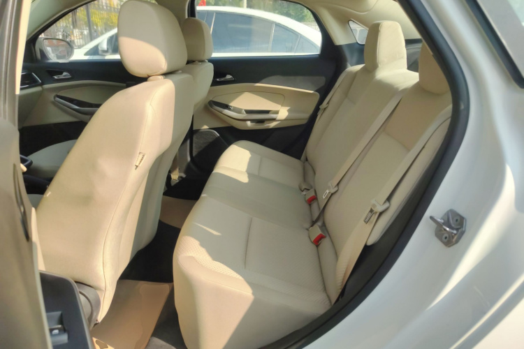 福特 福睿斯 2015款 1.5L 自动舒适型中控内饰21