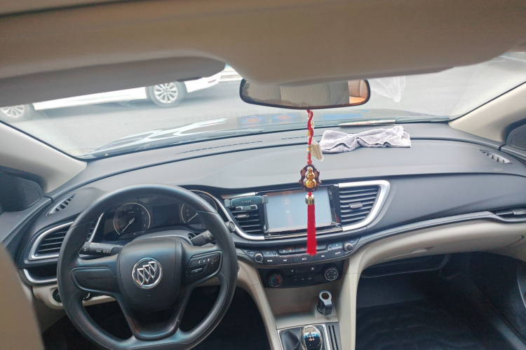 别克 英朗 2016款 15N 手动精英型中控内饰12