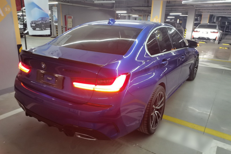 宝马3系 2020款 325i M运动套装车身外观7