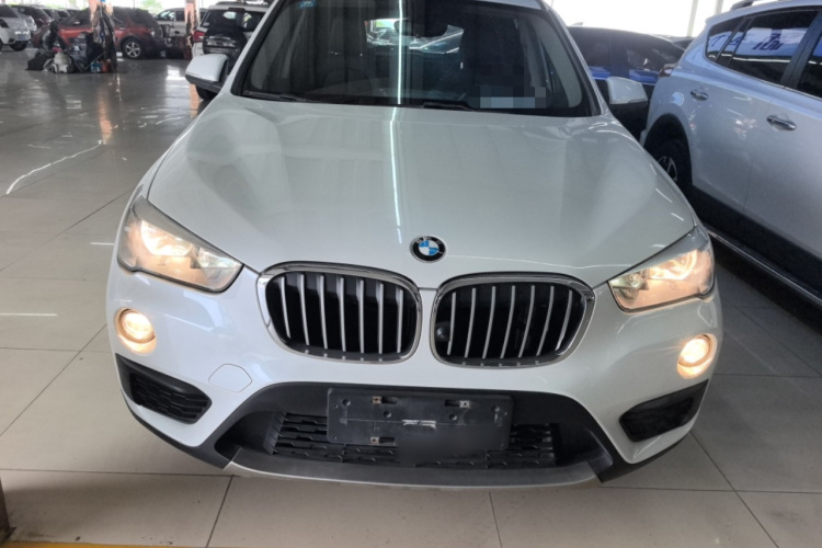 宝马X1 2018款 sDrive18Li 时尚型车身外观2