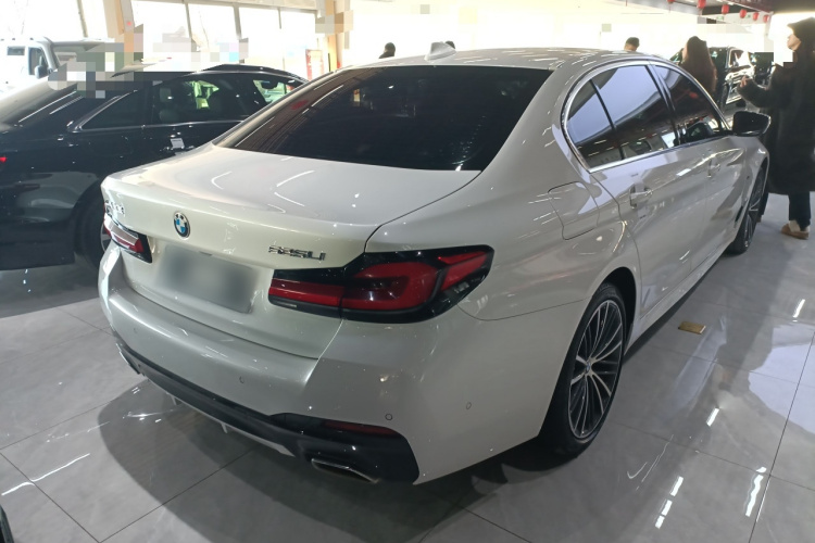 宝马5系 2022款 改款二 525Li M运动套装车身外观6005