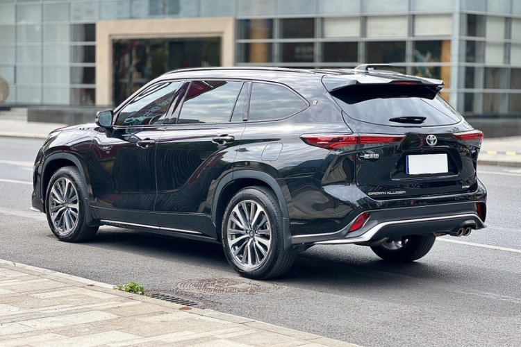 丰田 皇冠陆放 2024款 2.5L HEV四驱豪华版车身外观6008