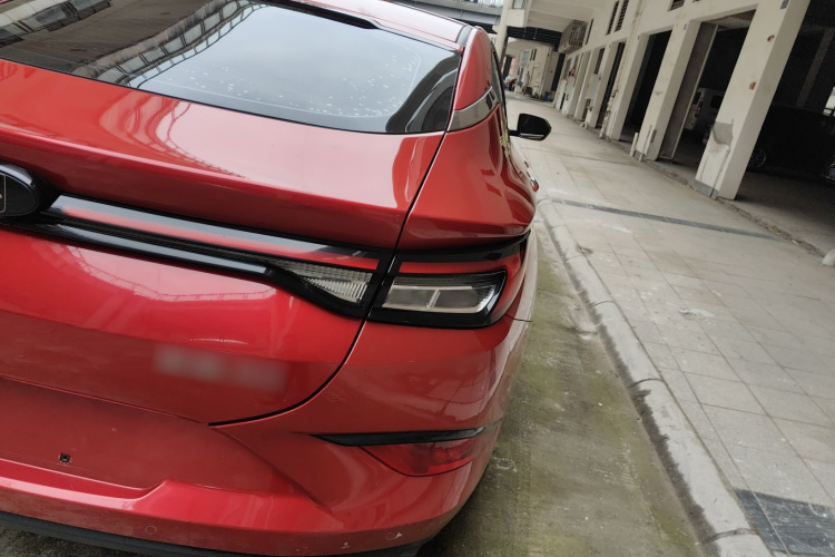 思皓A5 2021款 1.5T CVT尊贵智联型车身外观9