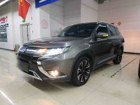 三菱 欧蓝德 2020款 2.4L 四驱致享版 5座