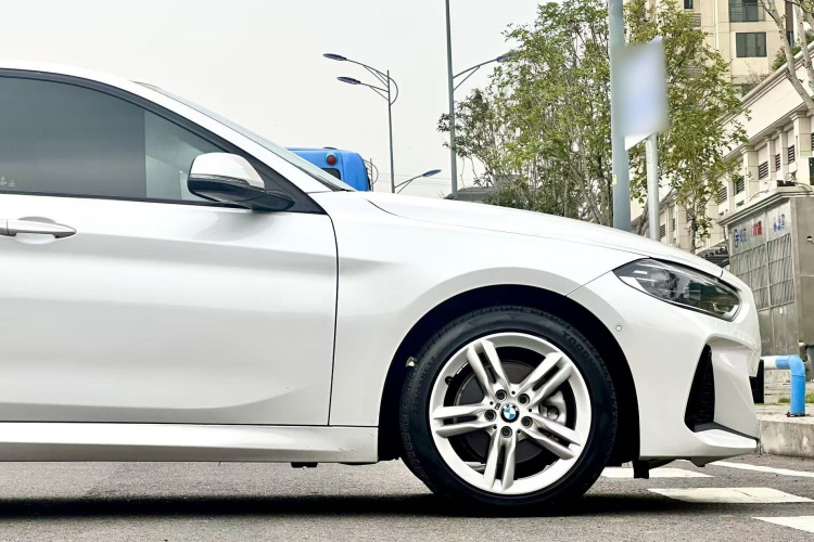 宝马1系 2019款 118i M运动套装车身外观6009