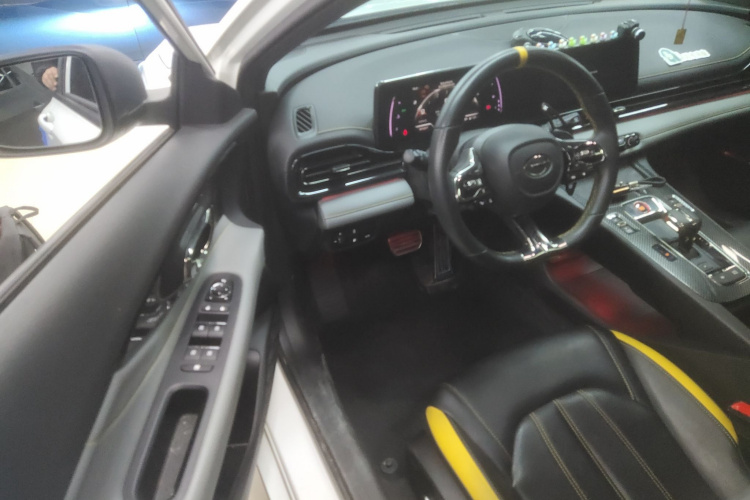 广汽传祺 影豹 2022款 270T DCT J16银河战机版中控内饰7003