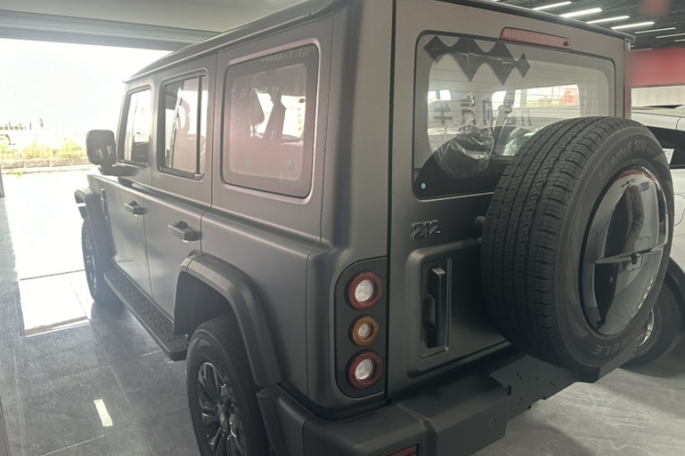 212 T01 2024款 2.0T 机械师中控内饰7003