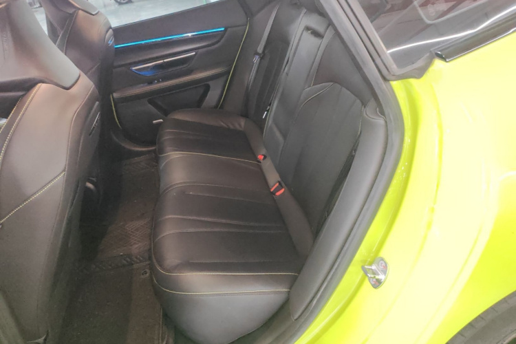 小鹏P7 2021款 670E鹏翼版中控内饰7004