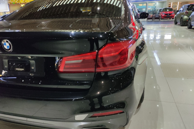 宝马5系 2018款 530Li xDrive M运动套装车身外观6006