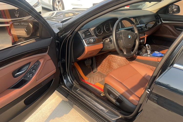 宝马5系 2014款 525Li 领先型中控内饰7002