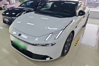 领克10 EM-P 2025款 120四驱Ultra