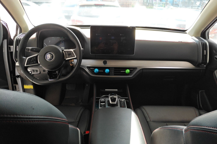 比亚迪 唐新能源 2018款 DM 2.0T 全时四驱智联创享型 7座 国V中控内饰12