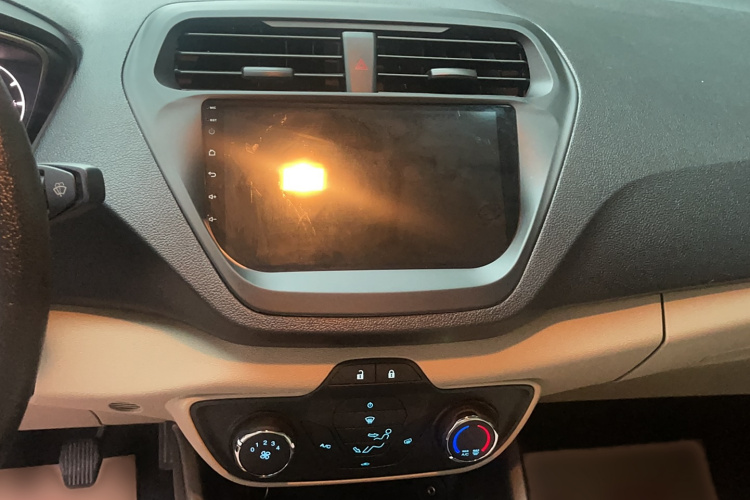 福特 福睿斯 2015款 1.5L 手动舒适型局部细节16