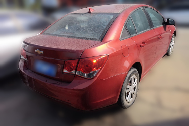 雪佛兰 科鲁兹 2013款 1.6L SL MT车身外观7