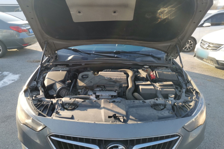 别克 君威 2017款 20T 精英型机舱底盘24