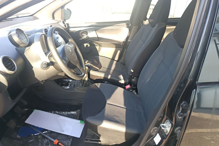 比亚迪F0 2012款 1.0L 悦酷型中控内饰19