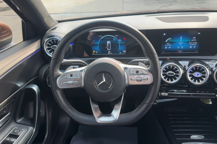 奔驰A级 2020款 A 180 L 运动轿车局部细节13