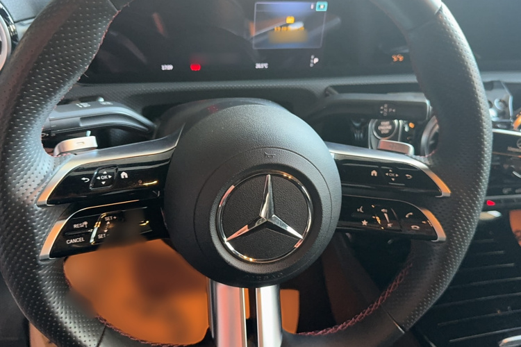 奔驰A级 2023款 A 200 L 时尚型局部细节14